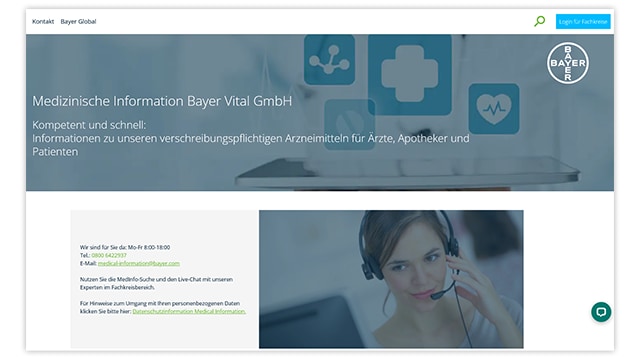 Website-Seite der Bayer Vital GmbH mit Kontaktinformationen für medizinische Anfragen, einer Frau mit Headset und einem Login-Button oben rechts.